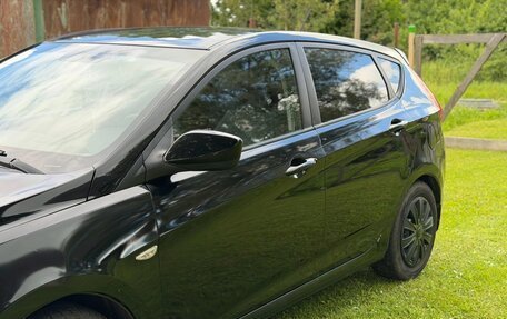 Hyundai Solaris II рестайлинг, 2012 год, 700 000 рублей, 3 фотография