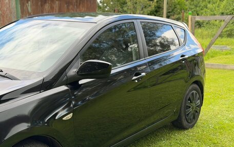 Hyundai Solaris II рестайлинг, 2012 год, 700 000 рублей, 18 фотография