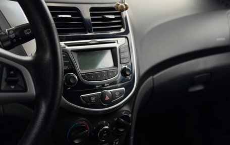 Hyundai Solaris II рестайлинг, 2012 год, 700 000 рублей, 10 фотография