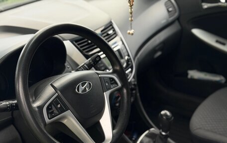 Hyundai Solaris II рестайлинг, 2012 год, 700 000 рублей, 11 фотография