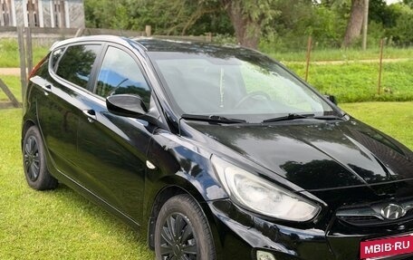 Hyundai Solaris II рестайлинг, 2012 год, 700 000 рублей, 14 фотография