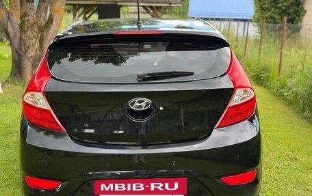 Hyundai Solaris II рестайлинг, 2012 год, 700 000 рублей, 16 фотография
