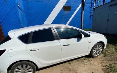 Opel Astra J, 2011 год, 590 000 рублей, 3 фотография