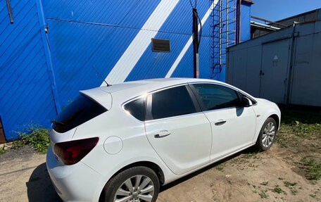 Opel Astra J, 2011 год, 590 000 рублей, 2 фотография