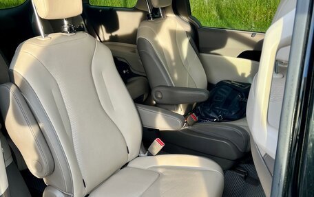 KIA Carnival, 2021 год, 4 000 000 рублей, 8 фотография