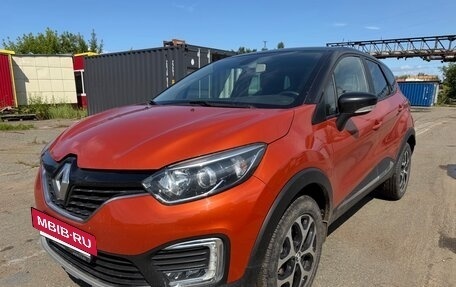 Renault Kaptur I рестайлинг, 2017 год, 1 900 000 рублей, 2 фотография