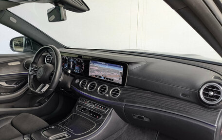 Mercedes-Benz E-Класс, 2020 год, 4 000 000 рублей, 13 фотография