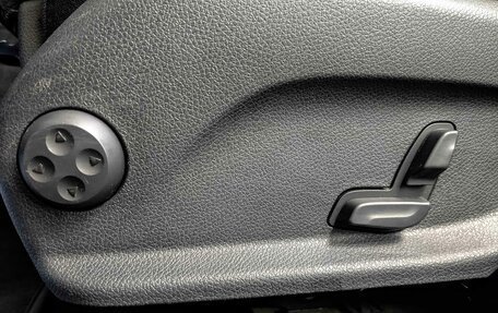 Mercedes-Benz E-Класс, 2020 год, 4 000 000 рублей, 29 фотография