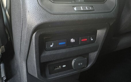Volkswagen Tiguan II, 2019 год, 2 790 000 рублей, 19 фотография