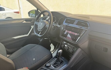 Volkswagen Tiguan II, 2019 год, 2 790 000 рублей, 17 фотография