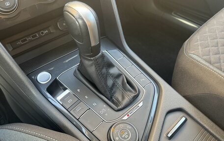 Volkswagen Tiguan II, 2019 год, 2 790 000 рублей, 15 фотография