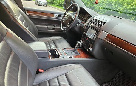 Volkswagen Touareg III, 2010 год, 1 300 000 рублей, 10 фотография