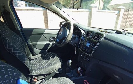 Renault Logan II, 2016 год, 850 000 рублей, 4 фотография