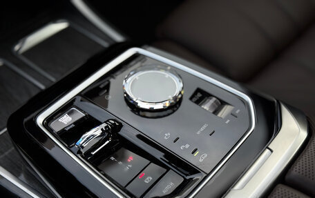 BMW 7 серия, 2023 год, 13 500 000 рублей, 10 фотография