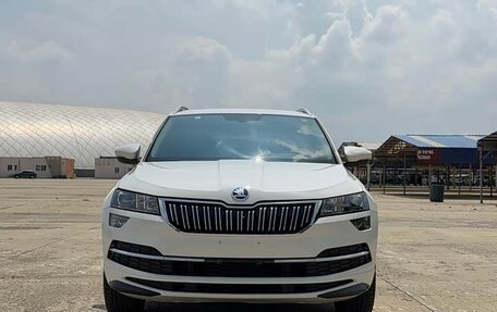 Skoda Karoq I, 2020 год, 1 820 000 рублей, 2 фотография