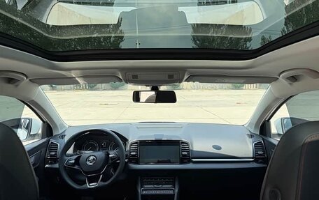 Skoda Karoq I, 2020 год, 1 820 000 рублей, 8 фотография