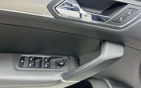 Volkswagen Touran III, 2021 год, 2 377 000 рублей, 8 фотография