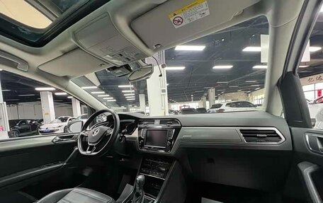 Volkswagen Touran III, 2021 год, 2 377 000 рублей, 17 фотография
