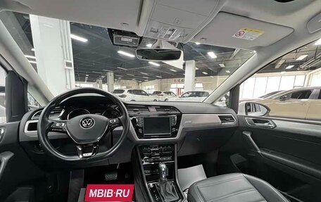 Volkswagen Touran III, 2021 год, 2 377 000 рублей, 9 фотография