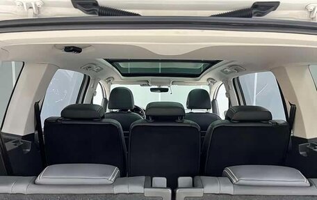 Volkswagen Touran III, 2021 год, 2 377 000 рублей, 23 фотография