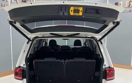 Volkswagen Touran III, 2021 год, 2 377 000 рублей, 25 фотография