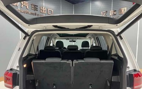 Volkswagen Touran III, 2021 год, 2 377 000 рублей, 22 фотография