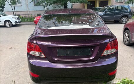 Hyundai Solaris II рестайлинг, 2011 год, 800 000 рублей, 3 фотография