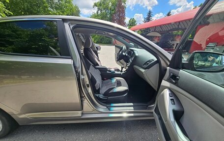 KIA Optima III, 2015 год, 1 390 000 рублей, 17 фотография