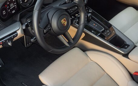 Porsche 911, 2020 год, 13 000 000 рублей, 25 фотография