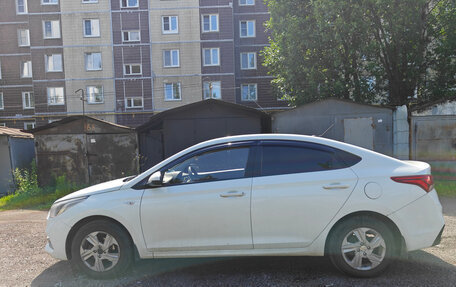 Hyundai Solaris II рестайлинг, 2019 год, 620 000 рублей, 4 фотография