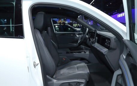 Volkswagen Tiguan, 2026 год, 4 800 000 рублей, 21 фотография
