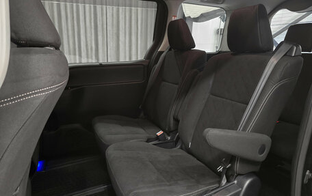 Toyota Esquire I, 2015 год, 1 790 000 рублей, 18 фотография