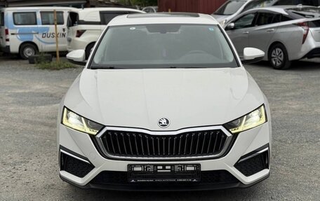 Skoda Octavia IV, 2022 год, 2 260 000 рублей, 2 фотография