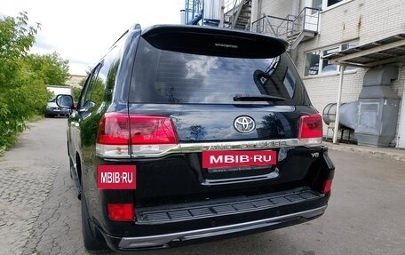 Toyota Land Cruiser 200, 2017 год, 5 500 000 рублей, 4 фотография