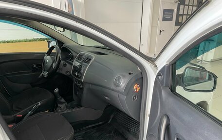 Renault Logan II, 2016 год, 599 000 рублей, 15 фотография