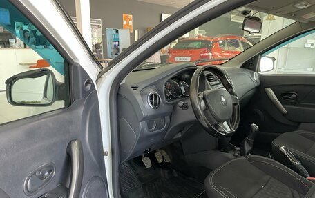 Renault Logan II, 2016 год, 599 000 рублей, 12 фотография