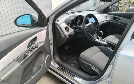 Chevrolet Cruze II, 2010 год, 580 000 рублей, 5 фотография