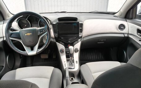 Chevrolet Cruze II, 2010 год, 580 000 рублей, 4 фотография