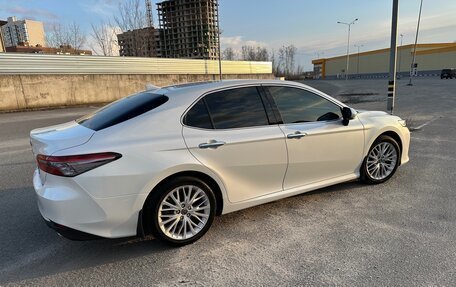 Toyota Camry, 2021 год, 3 640 000 рублей, 6 фотография
