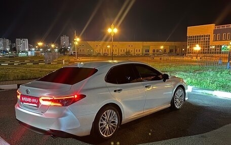 Toyota Camry, 2021 год, 3 640 000 рублей, 4 фотография