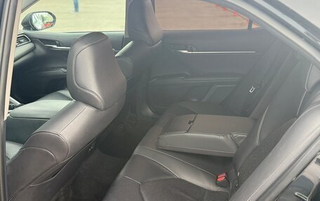 Toyota Camry, 2021 год, 2 300 000 рублей, 6 фотография