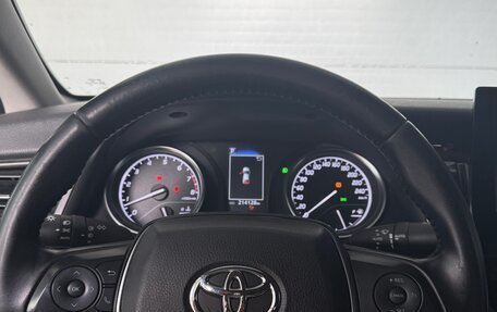 Toyota Camry, 2021 год, 2 300 000 рублей, 11 фотография