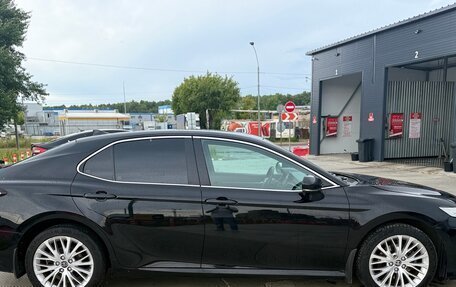 Toyota Camry, 2021 год, 2 300 000 рублей, 3 фотография