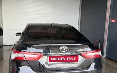 Toyota Camry, 2021 год, 2 300 000 рублей, 5 фотография