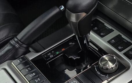 Toyota Land Cruiser 200, 2019 год, 6 720 000 рублей, 12 фотография