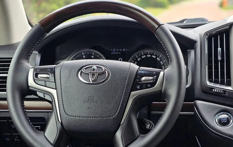 Toyota Land Cruiser 200, 2019 год, 6 720 000 рублей, 4 фотография