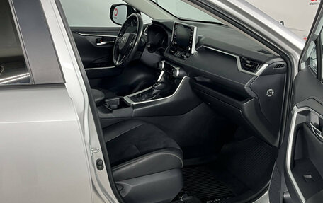 Toyota RAV4, 2021 год, 3 199 000 рублей, 12 фотография