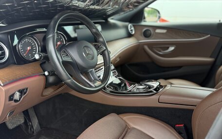 Mercedes-Benz E-Класс, 2017 год, 3 500 000 рублей, 8 фотография