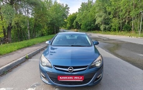 Opel Astra J, 2014 год, 605 000 рублей, 2 фотография