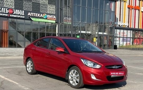 Hyundai Solaris II рестайлинг, 2011 год, 680 000 рублей, 3 фотография